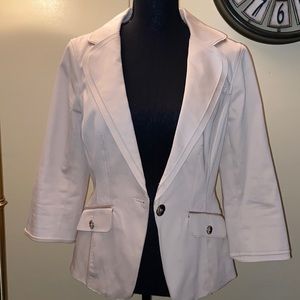 White/Black market blazer